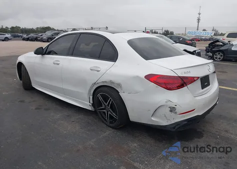 2023 Mercedes-Benz C 300 Sedan z USA, uszkodzony, nr VIN W1KAF4GB8PR110033